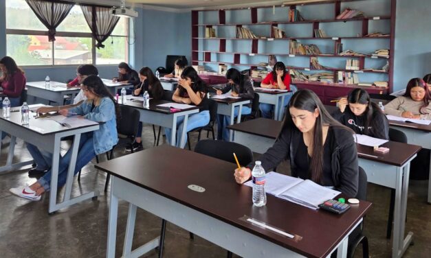 Presentan más de mil aspirantes examen de admisión a la Upnech
