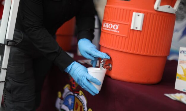 Arranca Municipio campaña de hidratación; busca beneficiar a 36 mil juarenses durante temporada de calor