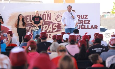 Cruz Pérez Cuéllar refrenda compromiso con Juárez y Chihuahua en reuniones con vecinos de los parques Copey y Satevó