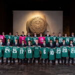 Selección Mexicana posa frente a la Piedra del Sol para su fotografía oficial rumbo al Mundial
