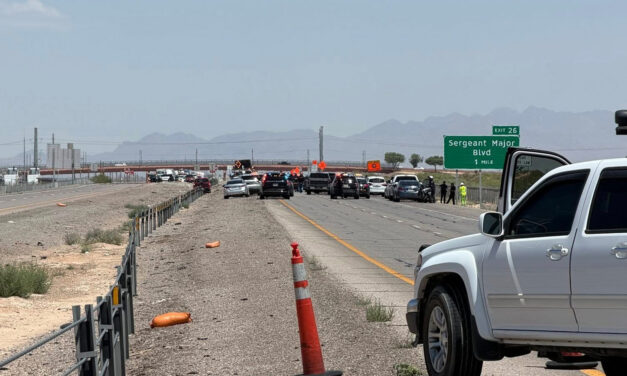 Cierran por completo la Loop 375 en El Paso por enfrentamiento con hombre armado