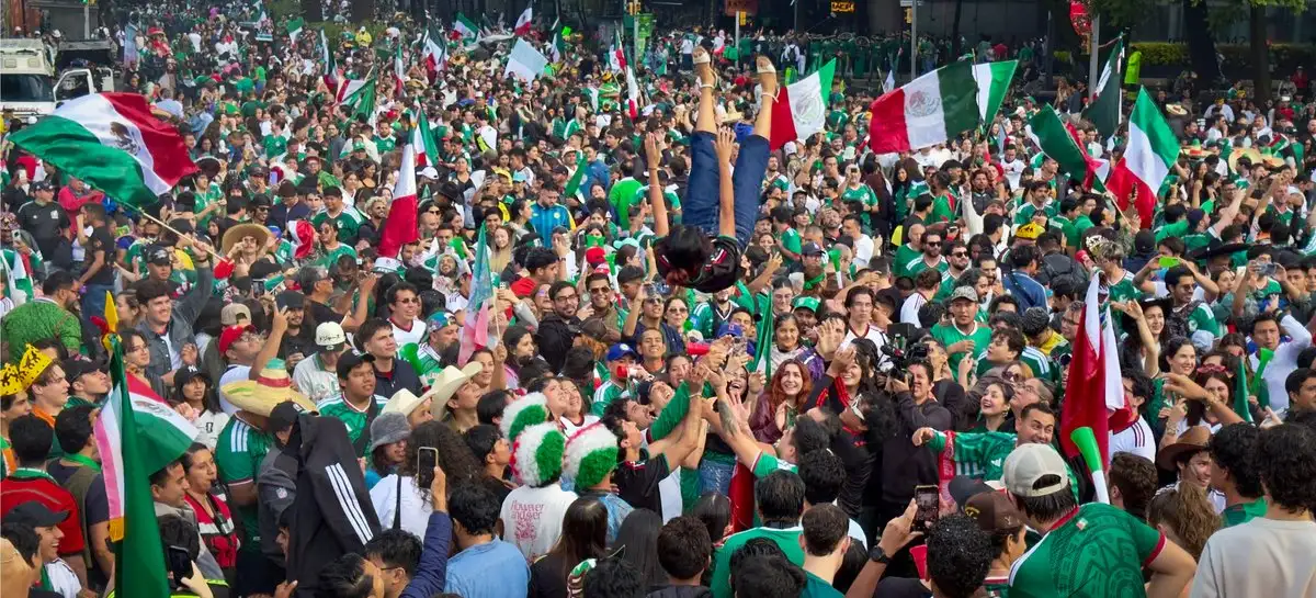 Multitudes celebran el inicio del Mundial: más de 500 mil aficionados se reúnen en el Azteca, Fan Fest y fiestas futboleras