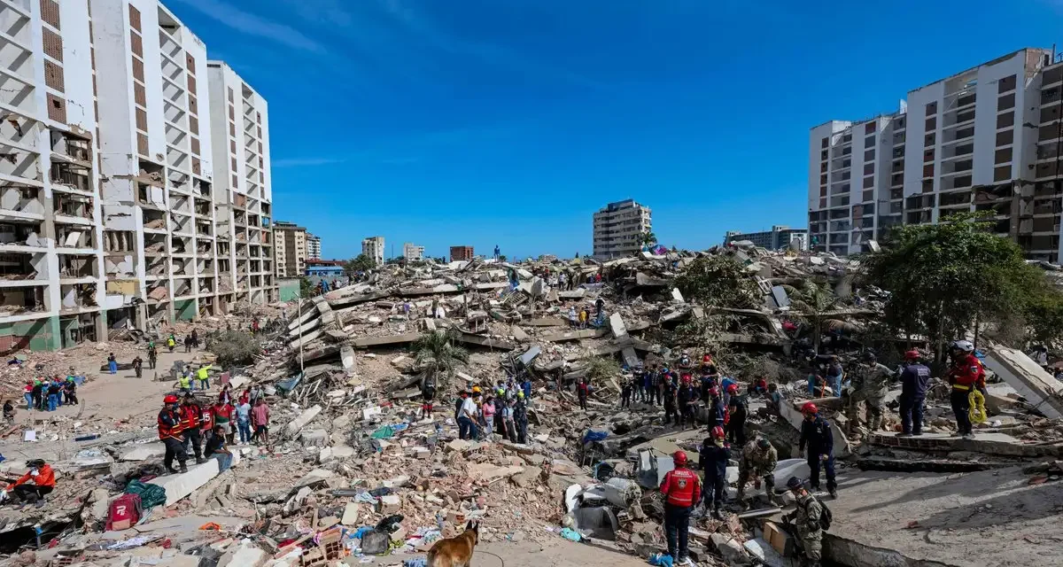 Víctimas mortales del terremoto ascienden a mil 450; continúa la búsqueda de sobrevivientes