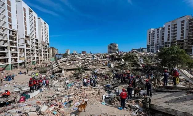Víctimas mortales del terremoto ascienden a mil 450; continúa la búsqueda de sobrevivientes