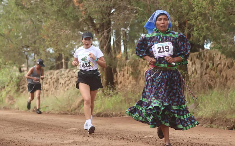 Cierra el Ultra Maratón de los Cañones con triunfos de corredores rarámuri