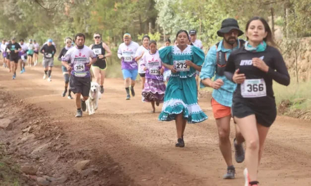 Cierra el Ultra Maratón de los Cañones con triunfos de corredores rarámuri