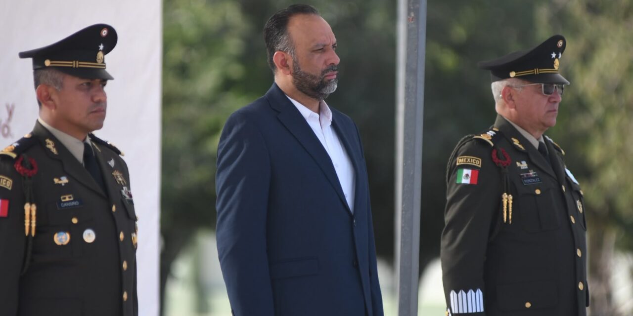 Asiste el Presidente Ortiz Orpinel a toma de posesión en el 9/o Regimiento de Caballería Motorizado