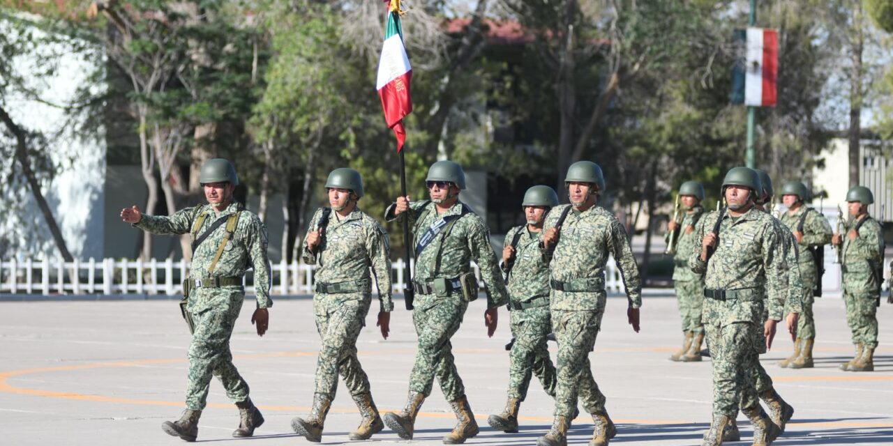 Asiste el Presidente Ortiz Orpinel a toma de posesión en el 9/o Regimiento de Caballería Motorizado