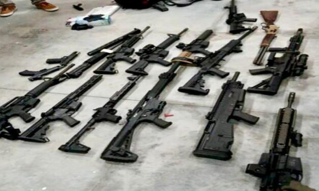 Autoridades de EE.UU. decomisan 138 armas que serían traficadas a México; había rifles calibre .50