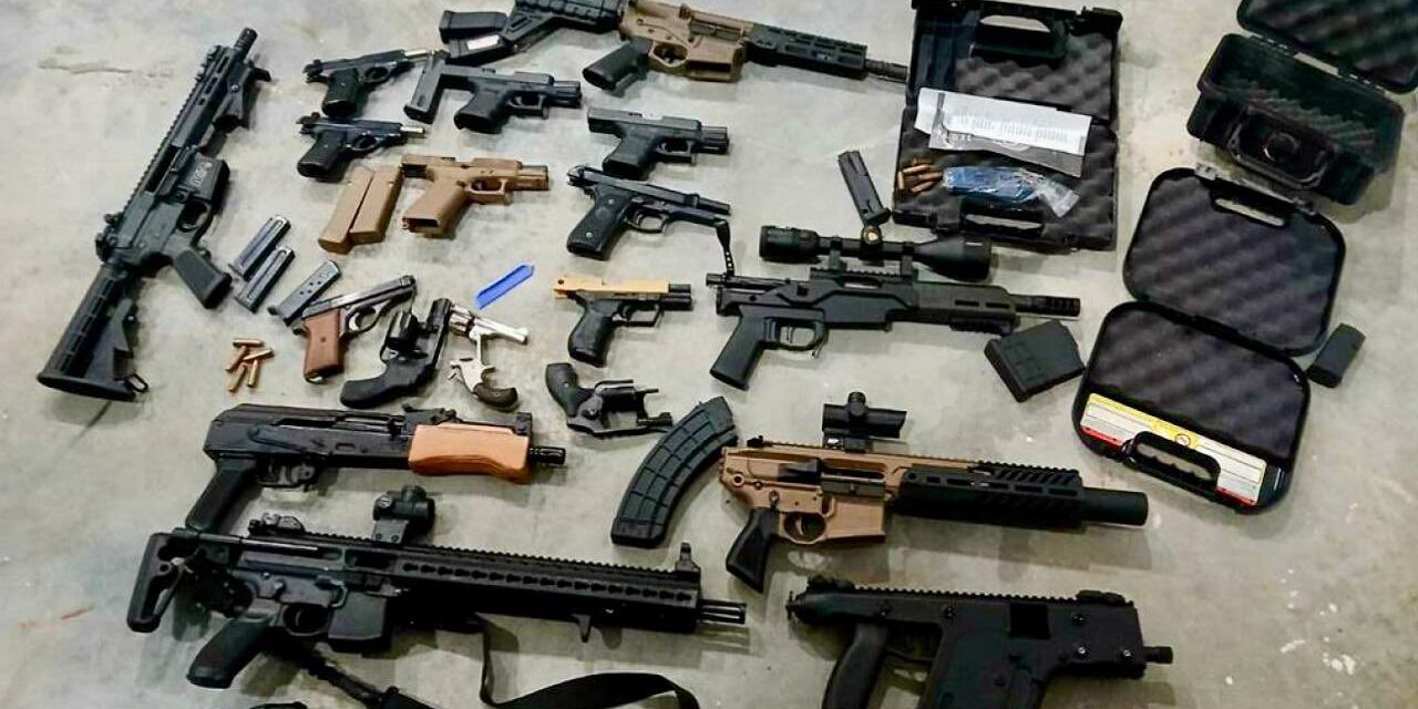 Autoridades de EE.UU. decomisan 138 armas que serían traficadas a México; había rifles calibre .50
