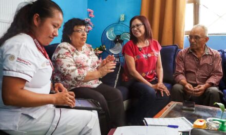 Servidores de la Salud continúan con visitas médicas domiciliarias y gratuitas del Programa Salud Casa por Casa: Leticia Ramírez