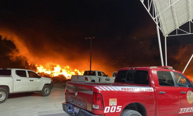Incendio consume hasta 300 mil llantas; Bomberos evitan una catástrofe mayor en Ciudad Juárez