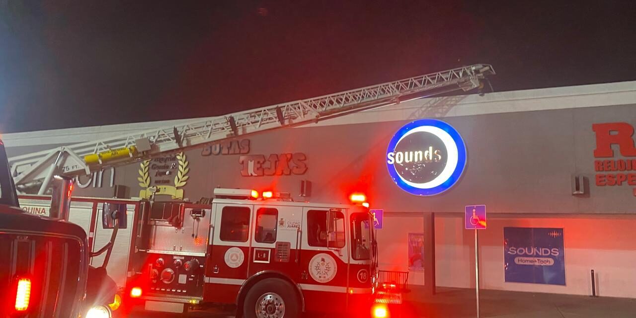 Incendio en joyerías obliga a evacuar Río Grande Mall; investigan causas del siniestro