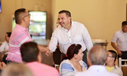 Empresarios de Jiménez exigen inversión para detonar desarrollo económico; Cruz Pérez Cuéllar plantea una agenda regional