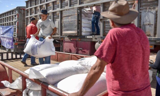 Entrega Estado 60 toneladas de maíz rolado a productores de Juárez y Guadalupe