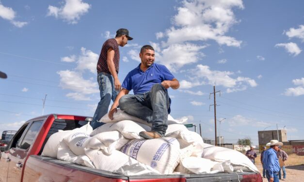 Entrega Estado 60 toneladas de maíz rolado a productores de Juárez y Guadalupe