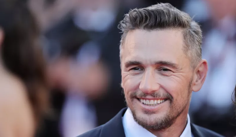 James Franco publica las “pruebas” de que un “alien” merodea su casa y las redes sociales se burlan
