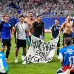 FIFA evalúa posible infracción de Argentina por pancarta sobre las Islas Malvinas