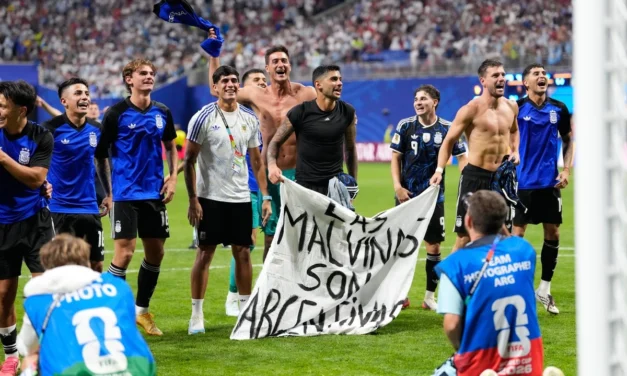 FIFA evalúa posible infracción de Argentina por pancarta sobre las Islas Malvinas