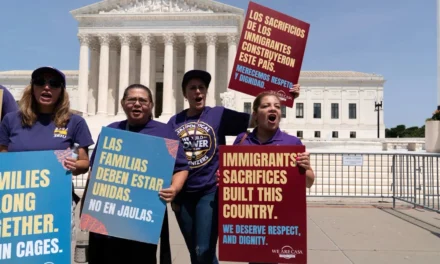 Frena Corte orden de Trump para anular ciudadanía por nacimiento