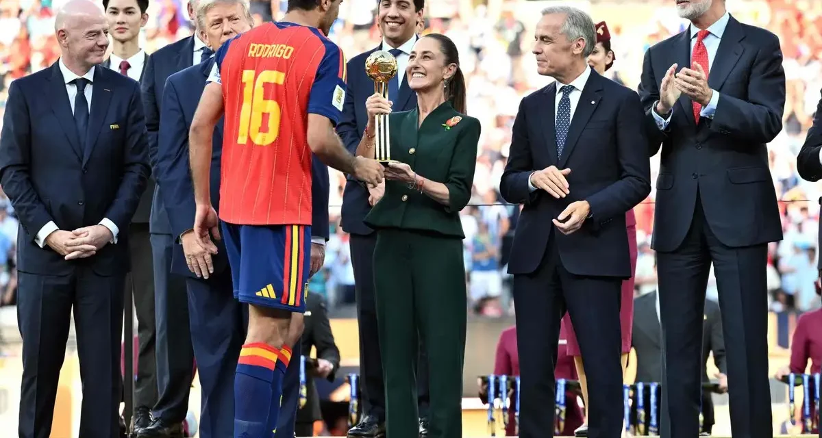 Sheinbaum entregó el Balón de Oro a Rodri tras la final del Mundial 2026