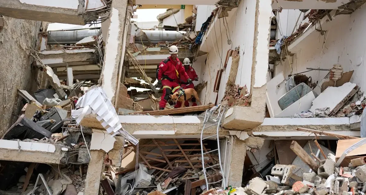Suman mil 943 muertos por sismos en Venezuela; más de 6 mil 400 personas han sido rescatadas