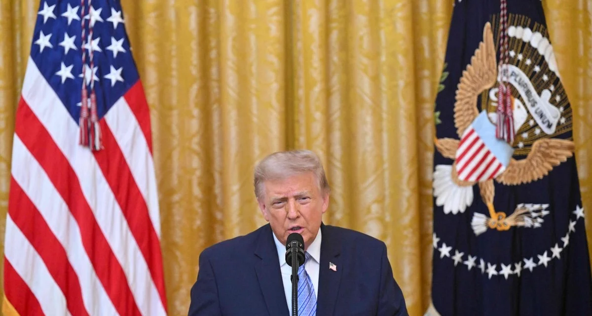 Trump acusa a China de injerencia electoral y reaviva debate sobre la seguridad de los comicios en EU
