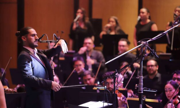 Juan Gabriel Sinfónico abre con una noche memorable los festejos por el 53 aniversario de la UACJ