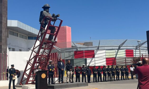 Rinde Municipio homenaje a bomberos caídos en cumplimiento de su deber