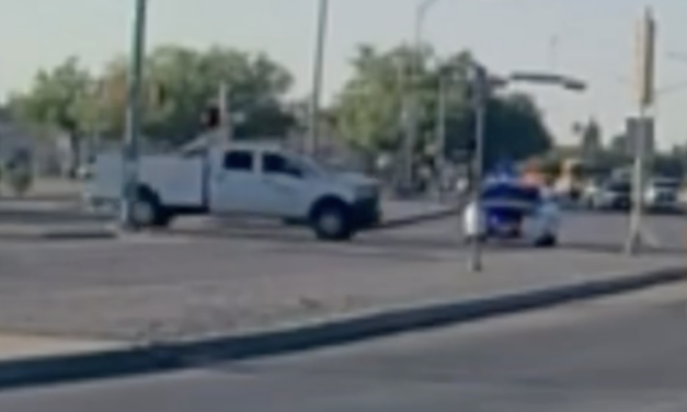Video capta choque entre patrulla de EPISD y camioneta en El Paso