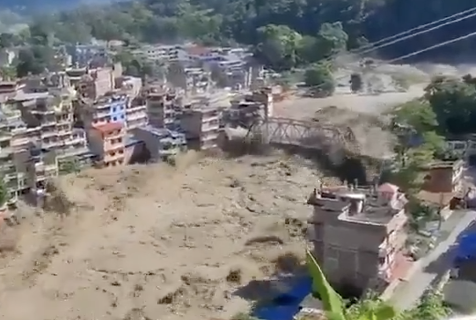 Tragedia en Nepal: inundaciones dejan al menos 95 muertos y cientos de desaparecidos