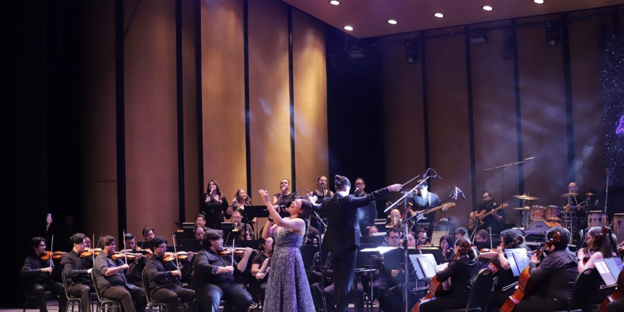 Juan Gabriel Sinfónico abre con una noche memorable los festejos por el 53 aniversario de la UACJ