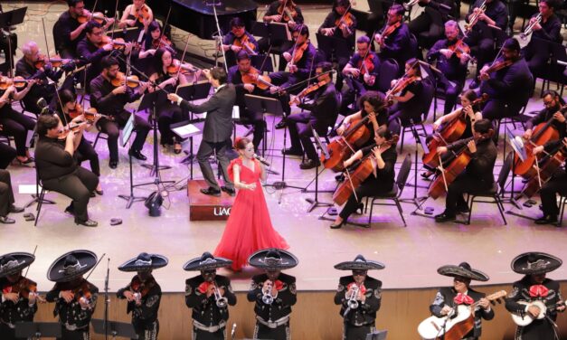 Juan Gabriel Sinfónico abre con una noche memorable los festejos por el 53 aniversario de la UACJ