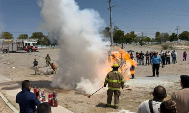 Bomberos capacitan a trabajadores municipales para responder ante incendios
