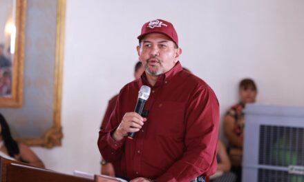 Encabeza Cruz, junto con fundadores de Morena, asamblea informativa en Ojinaga