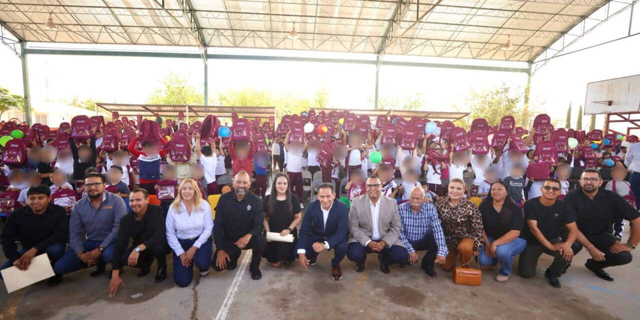 Encabeza Presidente Ortiz Orpinel entrega de 110 mil mochilas y 30 mil loncheras a estudiantes
