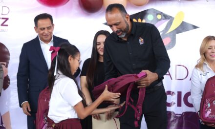 Encabeza Presidente Ortiz Orpinel entrega de 110 mil mochilas y 30 mil loncheras a estudiantes