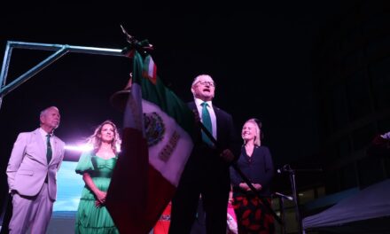 “Esta identidad no la podemos perder”: Ortiz Orpinel celebra el Grito con mexicanos en El Paso
