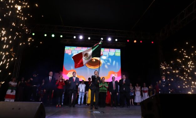 Celebra UACJ el Grito de Independencia entre música, gastronomía y lucha libre