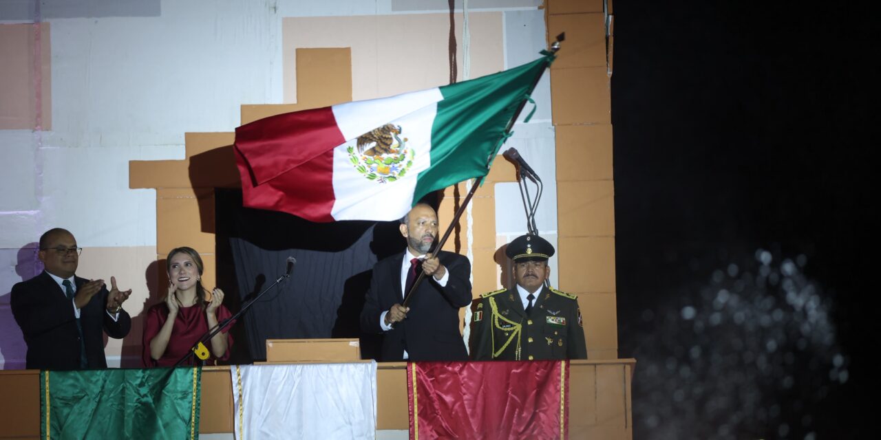 Festejan cerca de 40 mil juarenses ceremonia del Grito de Independencia