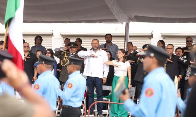 Encabeza Presidente Municipal Ortiz Orpinel desfile de Independencia