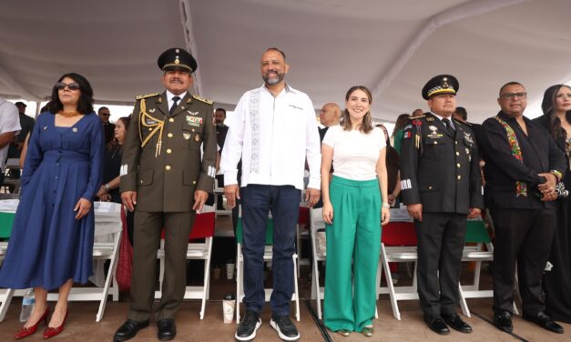 Encabeza Presidente Municipal Ortiz Orpinel desfile de Independencia