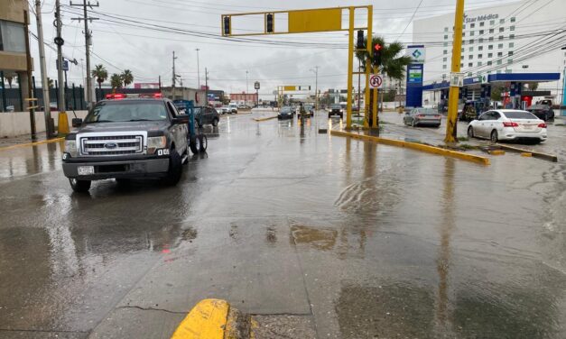 Avanza desagüe en Paseo de la Victoria; lluvias seguirán durante el día
