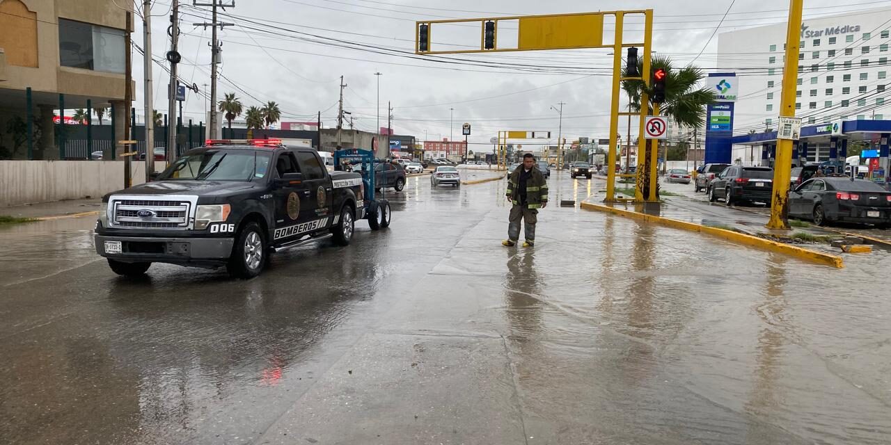 Avanza desagüe en Paseo de la Victoria; lluvias seguirán durante el día