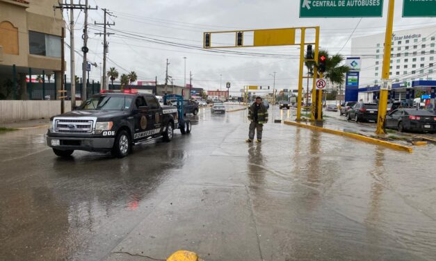 Avanza desagüe en Paseo de la Victoria; lluvias seguirán durante el día
