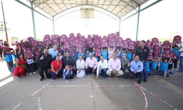 Entregan mochilas y útiles escolares a 777 alumnos de Riberas del Bravo