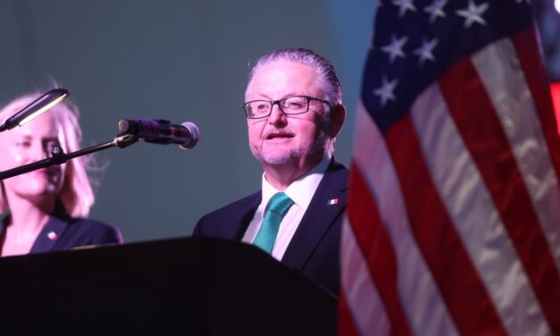 “Esta identidad no la podemos perder”: Ortiz Orpinel celebra el Grito con mexicanos en El Paso