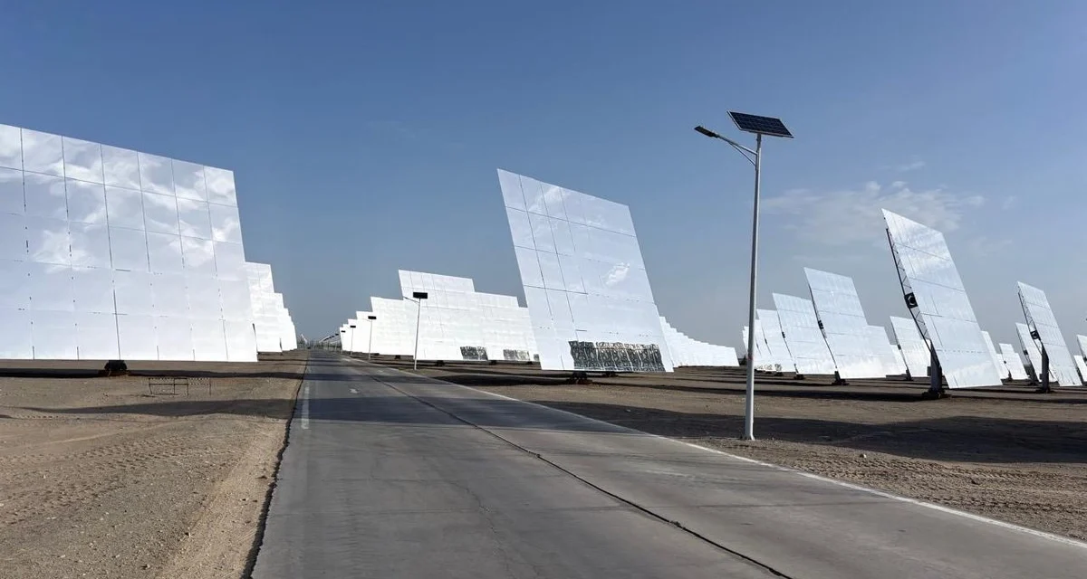 China Revoluciona la Energía Solar con Innovador Sistema de Sales Fundidas para Generar Electricidad las 24 Horas