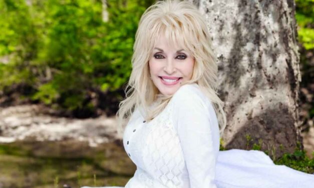 Dolly Parton ocultó su batalla contra el cáncer para no preocupar a quienes amaba; su hermana revela el motivo