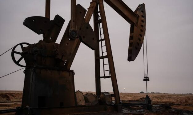 Petróleo vuelve a sacudir los mercados: Brent supera los 108 dólares por la escalada en Medio Oriente